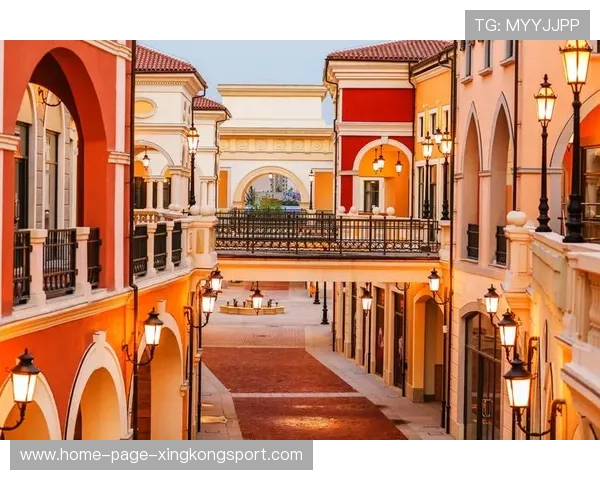 佛罗伦萨侧翼推进活跃压得对手难以喘息 佛罗伦萨侧翼推进活跃压得对手难以喘息