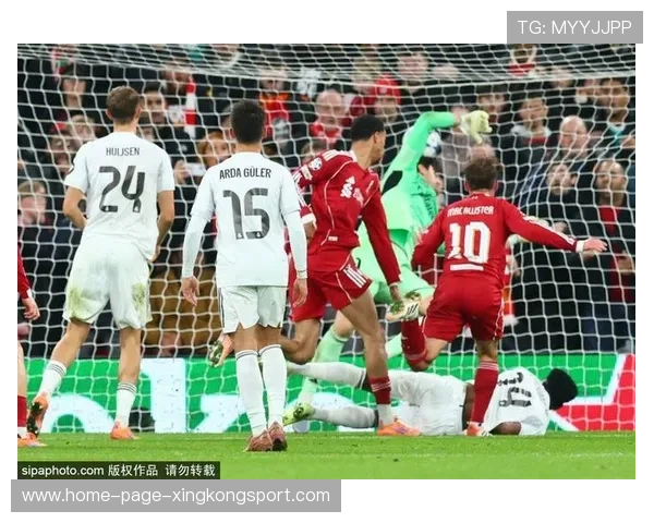 曼城在高位保持压迫,对手后场出球困难